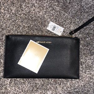 New Michael Kors Large Zip Clutch Wristlet